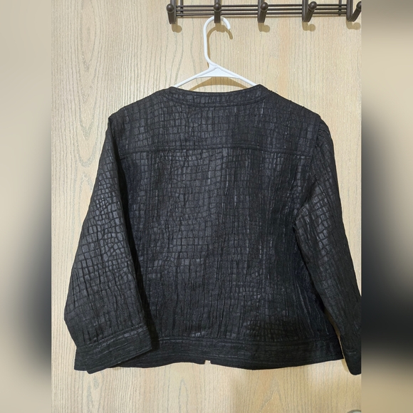 Black Women's Jacket. Like new - Picture 3 of 5